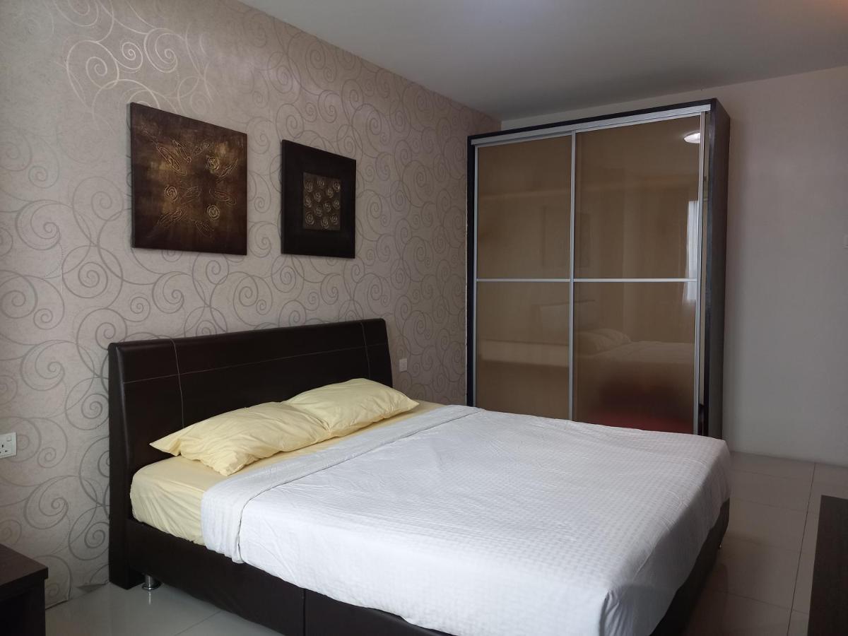 K. Riverfront Apartment Ipoh Habitación foto