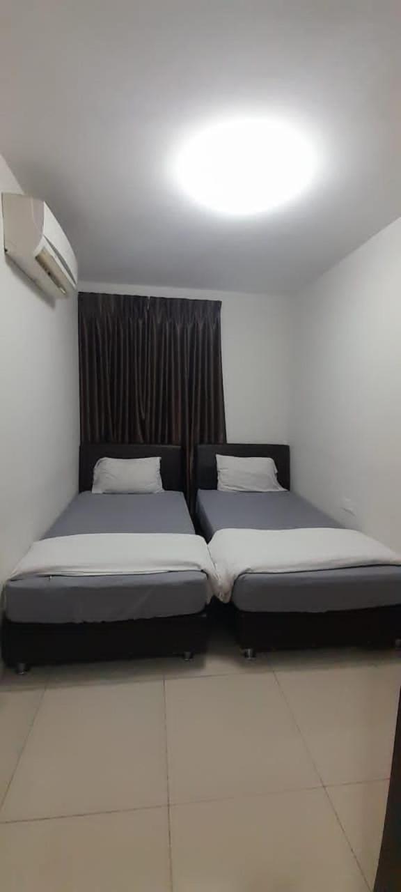 K. Riverfront Apartment Ipoh Exterior foto