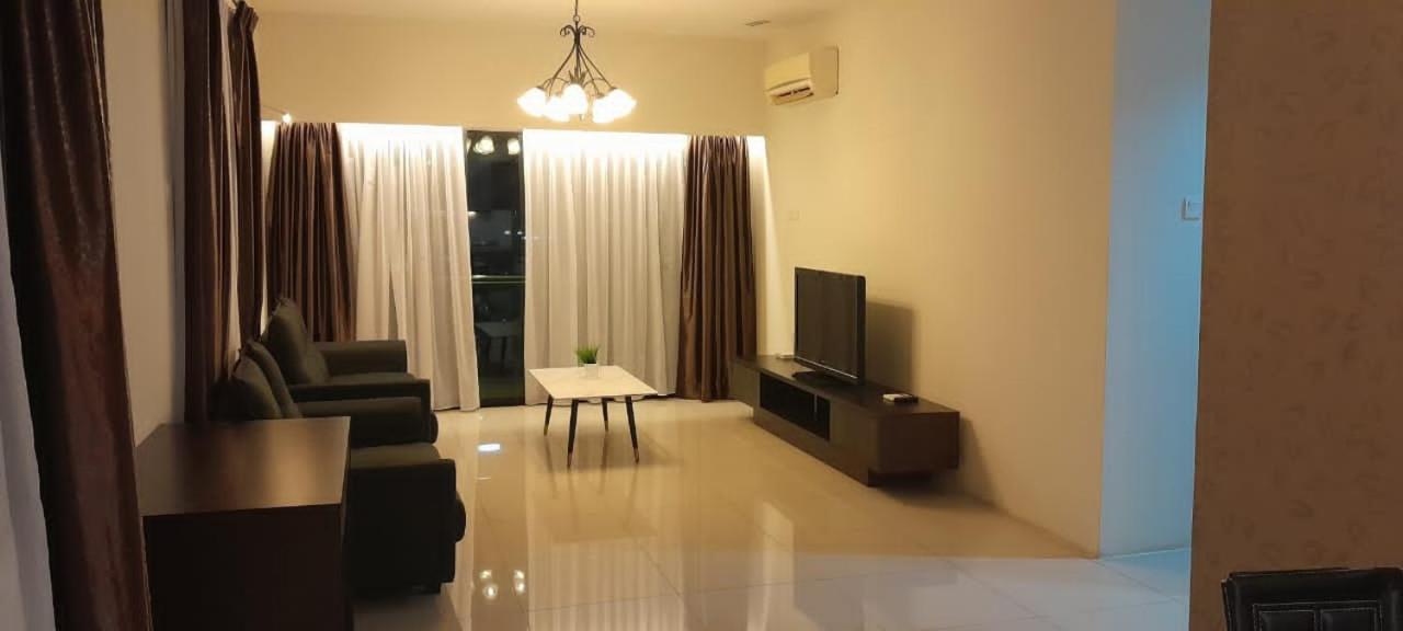 K. Riverfront Apartment Ipoh Exterior foto